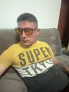 GsprDniel4 online show from December 15, 2025, 8:02 pm