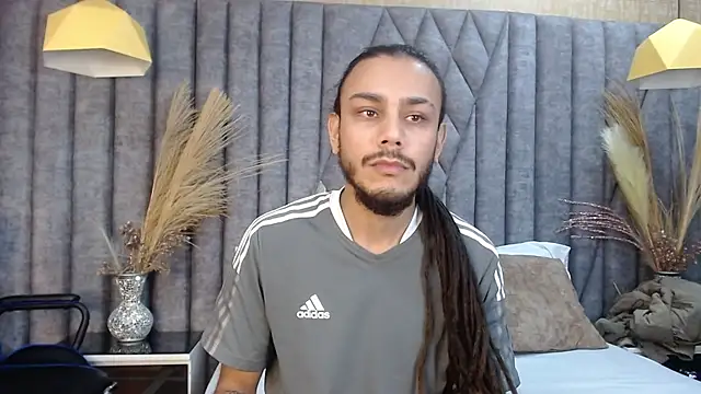 Snapshot of Boss_Domiinator chatting on October 4, 2025, 3:04 am Boss Domiinator online show from October 4, 2025, 3:04 am