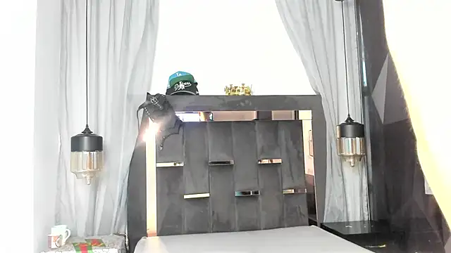 HunterHeat  online show from March 25, 2026, 12:33 pm