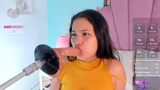 Snapshot of emma_clarke_ chatting on October 24, 2025, 4:03 pm emma clarke  online show from October 24, 2025, 4:03 pm