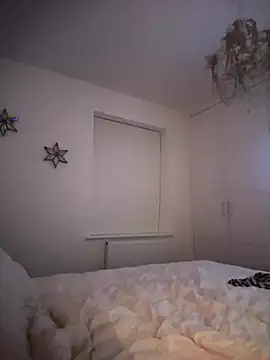 Snapshot of Remirosee chatting on October 15, 2025, 9:15 pm Remirosee online show from October 15, 2025, 9:15 pm