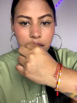 Michluxe 69 online show from December 18, 2025, 10:27 pm