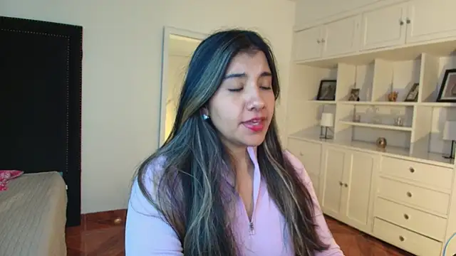 nina moen online show from January 11, 2026, 3:11 am