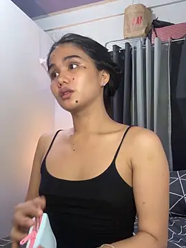 AngelHille online show from October 30, 2025, 9:37 pm