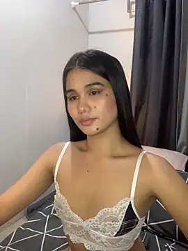 AngelHille online show from December 19, 2025, 12:17 am