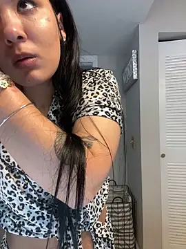 Prettygirl6070 online show from April 14, 2026, 5:08 pm