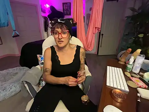 kinkycanner online show from March 25, 2026, 5:57 am