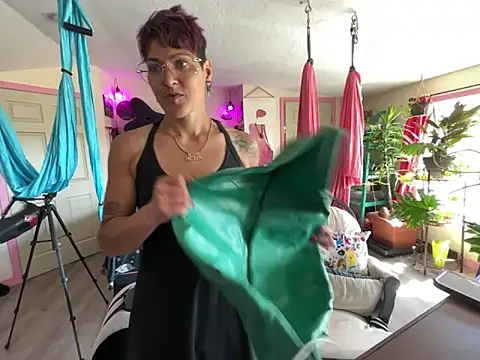 kinkycanner online show from April 9, 2026, 8:03 pm