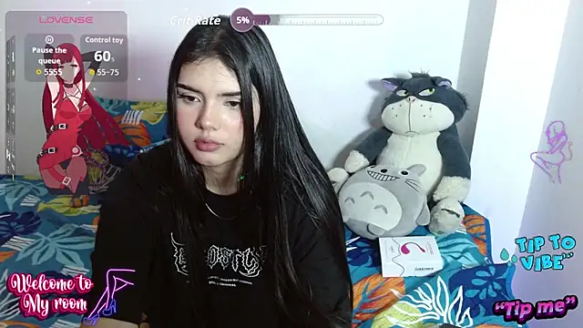 Snapshot of Emma_yui19 chatting on October 28, 2025, 11:29 pm Emma yui19 online show from October 28, 2025, 11:29 pm