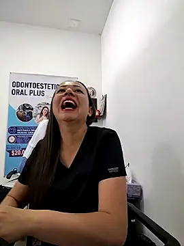 Madisson-04  online show from November 12, 2025, 3:34 pm