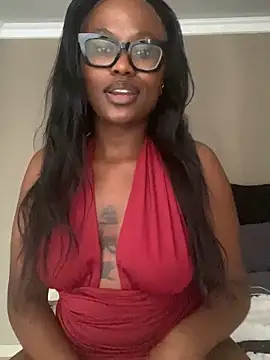 Moonzy77 online show from November 4, 2025, 1:10 pm