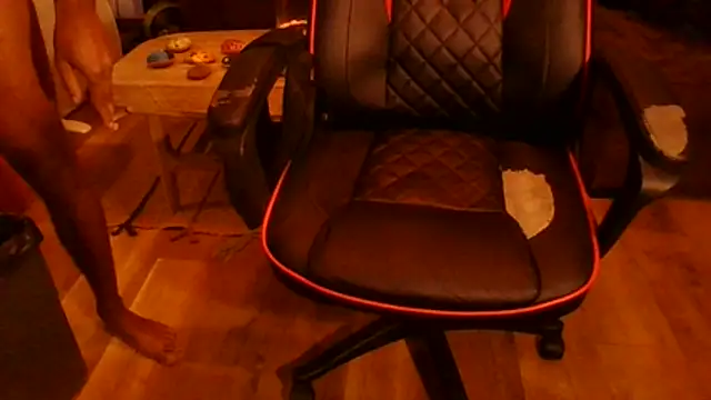 couple2612 online show from November 17, 2025, 5:19 pm