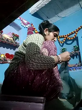 LUCKY cut online show from December 1, 2025, 2:44 pm