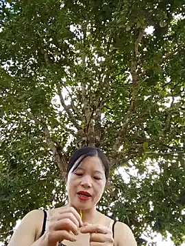 samsam-bae online show from September 24, 2025, 2:04 am