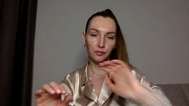 Varnyx online show from November 15, 2025, 2:35 pm