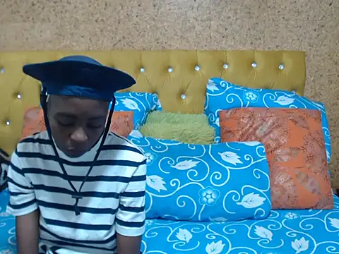 Snapshot of SweetSlenderChoc chatting on February 14, 2026, 3:31 pm SweetSlenderChoc online show from February 14, 2026, 3:31 pm