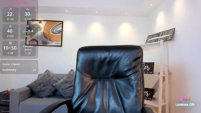 sofiapalacioss online show from April 16, 2026, 9:39 pm