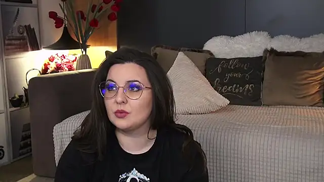 Snapshot of Mia_Swano chatting on February 6, 2026, 12:15 am Mia Swano online show from February 6, 2026, 12:15 am