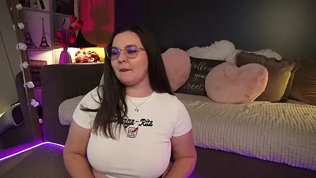 Mia Swano online show from March 25, 2026, 1:00 am