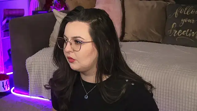 Mia Swano online show from April 15, 2026, 2:07 am