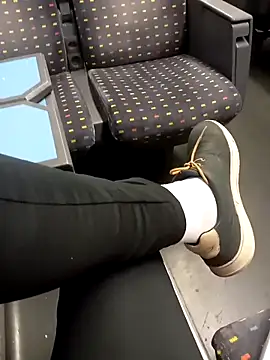 Snapshot of YourBigOne20 chatting on October 19, 2025, 9:43 am YourBigOne20 online show from October 19, 2025, 9:43 am