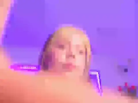 Snapshot of HanniRoss chatting on November 14, 2025, 11:46 pm HanniRoss online show from November 14, 2025, 11:46 pm