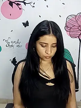 Snapshot of ValerieLove_ chatting on October 24, 2025, 9:00 pm ValerieLove online show from October 24, 2025, 9:00 pm