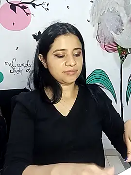 Snapshot of ValerieLove_ chatting on November 7, 2025, 7:47 pm ValerieLove online show from November 7, 2025, 7:47 pm