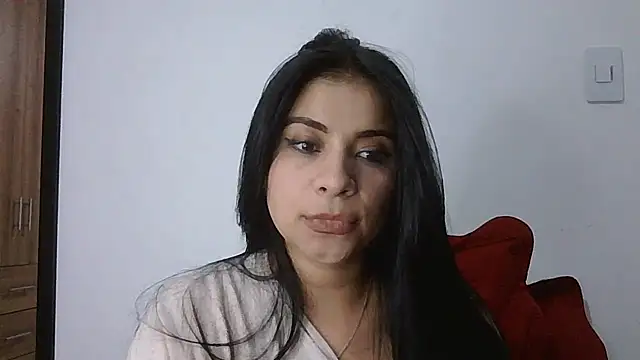 Snapshot of ValerieLove_ chatting on November 25, 2025, 5:40 am ValerieLove online show from November 25, 2025, 5:40 am