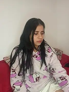 Snapshot of ValerieLove_ chatting on November 29, 2025, 6:49 am ValerieLove online show from November 29, 2025, 6:49 am