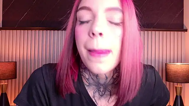 Meganreed  online show from July 18, 2026, 9:29 pm