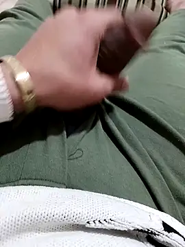 anis3g4 online show from November 26, 2025, 7:26 pm