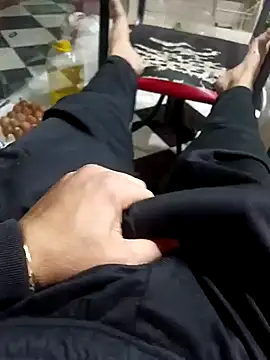 anis3g4 online show from December 13, 2025, 11:10 pm