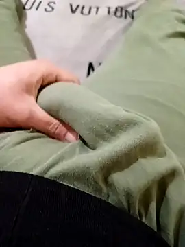 anis3g4 online show from February 14, 2026, 7:32 pm