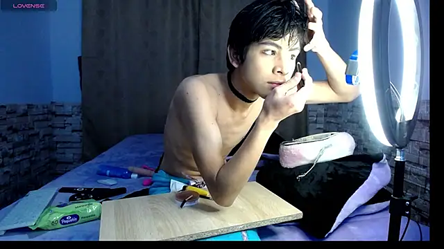 DaraKat18 online show from September 15, 2025, 9:26 pm