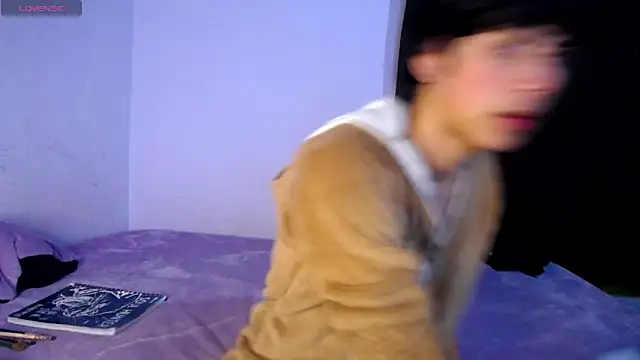 DaraKat18 online show from December 4, 2025, 9:07 am