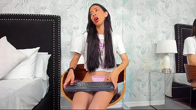 Kendal Foxxx online show from October 27, 2025, 12:04 am