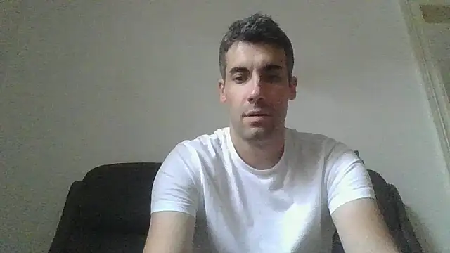 JulioIsHere4you online show from September 13, 2025, 1:44 pm