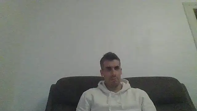 JulioIsHere4you online show from October 14, 2025, 10:54 pm