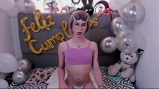 Snapshot of zoe_bunny01 chatting on October 2, 2025, 9:00 pm zoe bunny01 online show from October 2, 2025, 9:00 pm