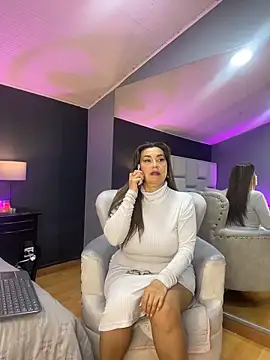 Samantha Milf   online show from February 19, 2026, 7:43 pm