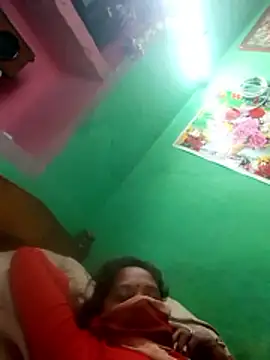 CUTE-004 online show from December 15, 2025, 8:40 am