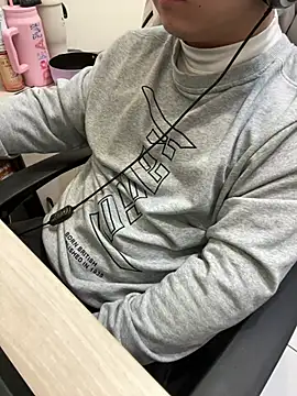 tw boy520 online show from January 7, 2026, 12:51 pm