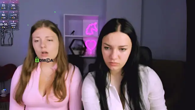 Snapshot of melani_bumm chatting on October 2, 2025, 7:04 am melani bumm online show from October 2, 2025, 7:04 am