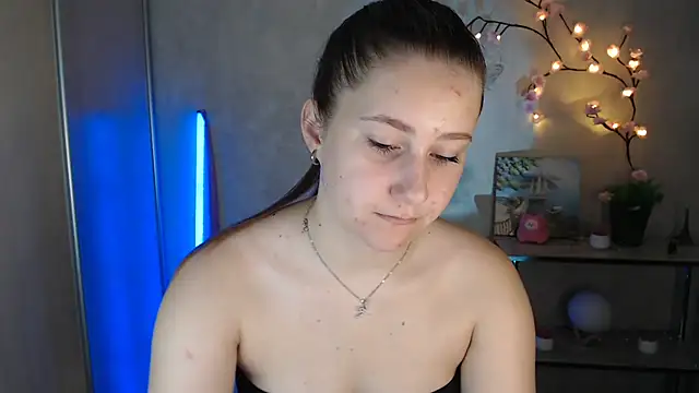 Snapshot of Milka_kamila chatting on July 2, 2026, 12:11 pm Milka kamila online show from July 2, 2026, 12:11 pm
