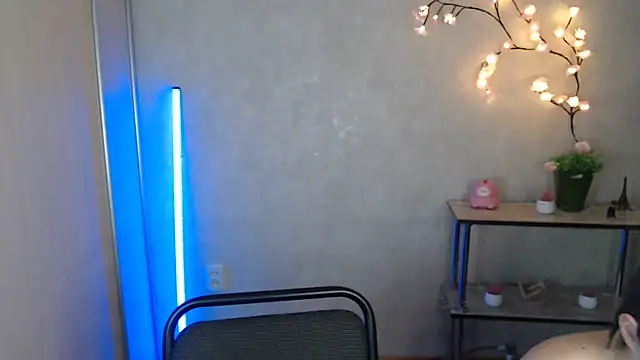 Snapshot of Milka_kamila chatting on July 5, 2026, 12:01 pm Milka kamila online show from July 5, 2026, 12:01 pm