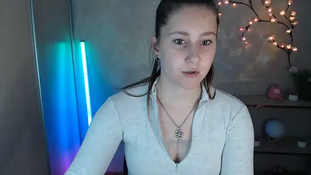 Snapshot of Milka_kamila chatting on July 6, 2026, 12:02 pm Milka kamila online show from July 6, 2026, 12:02 pm