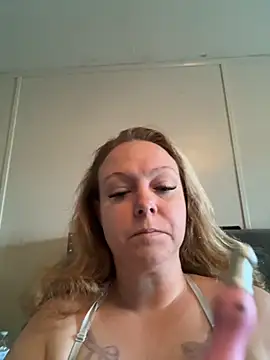 Snapshot of roughdiamond35 chatting on September 19, 2025, 5:24 pm roughdiamond35 online show from September 19, 2025, 5:24 pm