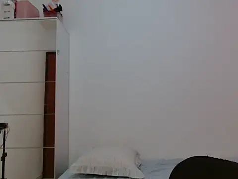 ApenasLys online show from July 15, 2026, 1:55 am