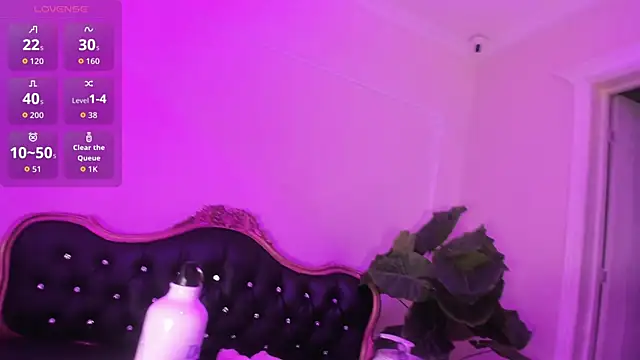 SophiaBloss online show from November 16, 2025, 4:18 am